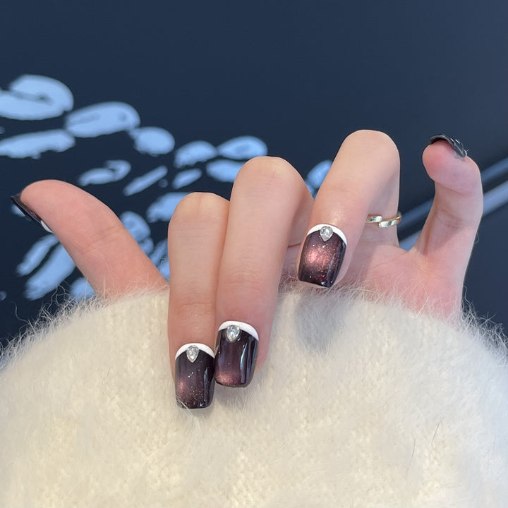 Elegante Gel Press-On Nagelset mit Strassdetails Karnz