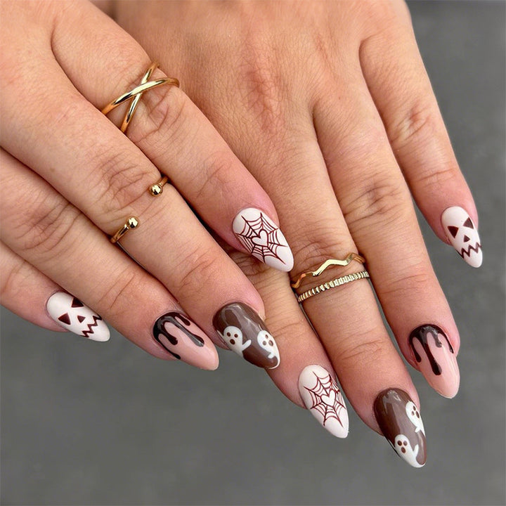Thematisches Press-On Nagelkunst-Set mit kreativen Halloween-Designs Karnz