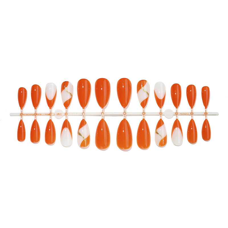 Premium Stylische Press-On Nagelset mit Eleganten Designelementen Karnz
