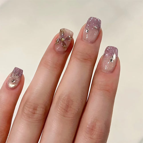 Glamouröse und kreative Acryl-Nägel Karnz