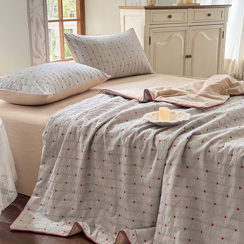 Gestepptes Baumwoll-Musselin Quilt-Set mit Wendefunktion, Zartem Blumenprint und passendem Spannbettlaken