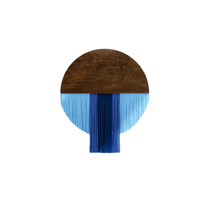 Wandbehang aus gefärbtem Garn und Holz