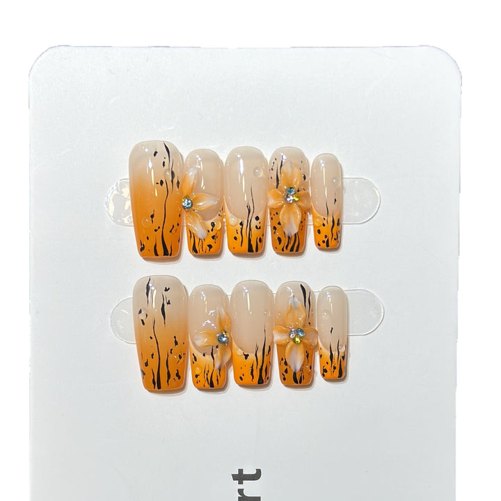 Blumiger Ombre Press-On Nagelset Karnz