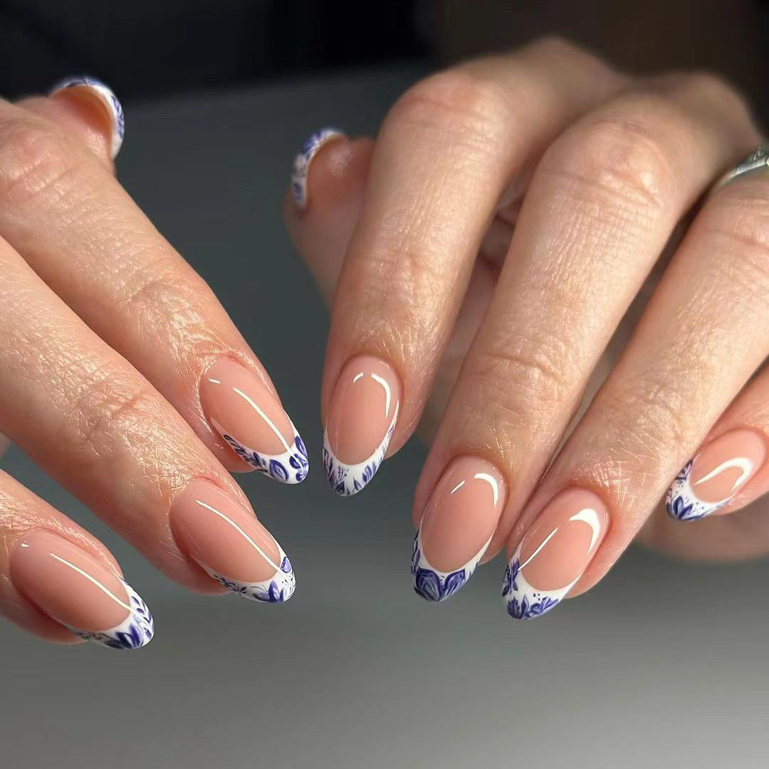 Dekorative Nagelspitzen