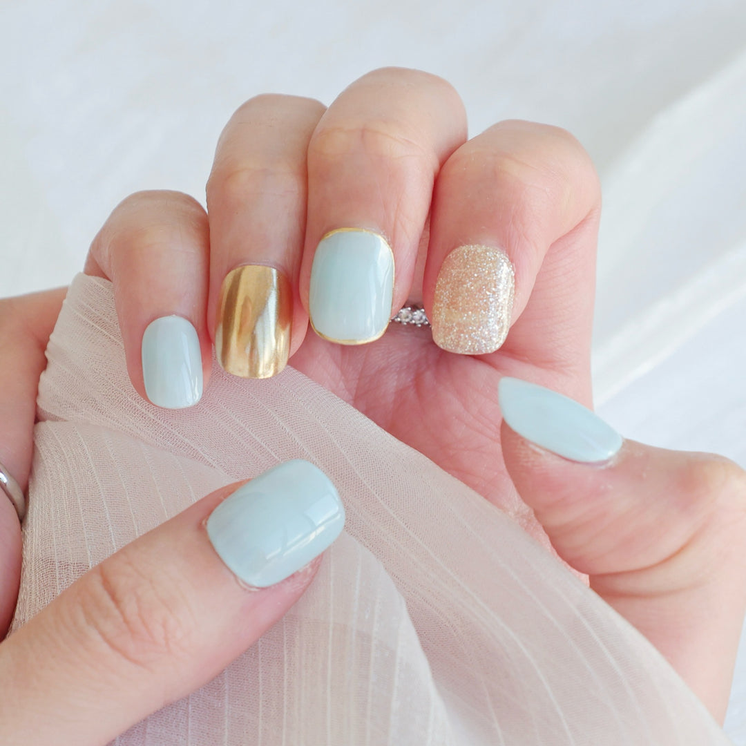 Künstlerisches Press-On Nagelkunstset mit Herz- und himmlischen Designs