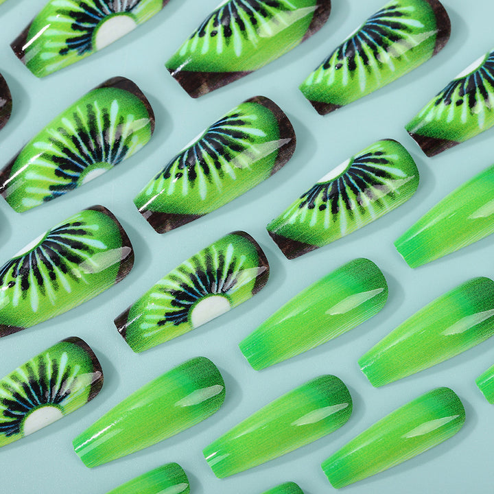 Kreative Kunstnägel mit Kiwi-Motiv Karnz