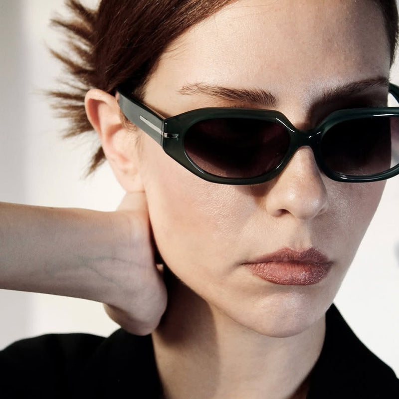 Damen stilvolle geometrische Sonnenbrille mit verspiegelten Gläsern und einzigartigem Rahmen Karnz