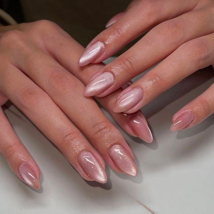 Glänzendes Stiletto Press-On Nagelset Karnz