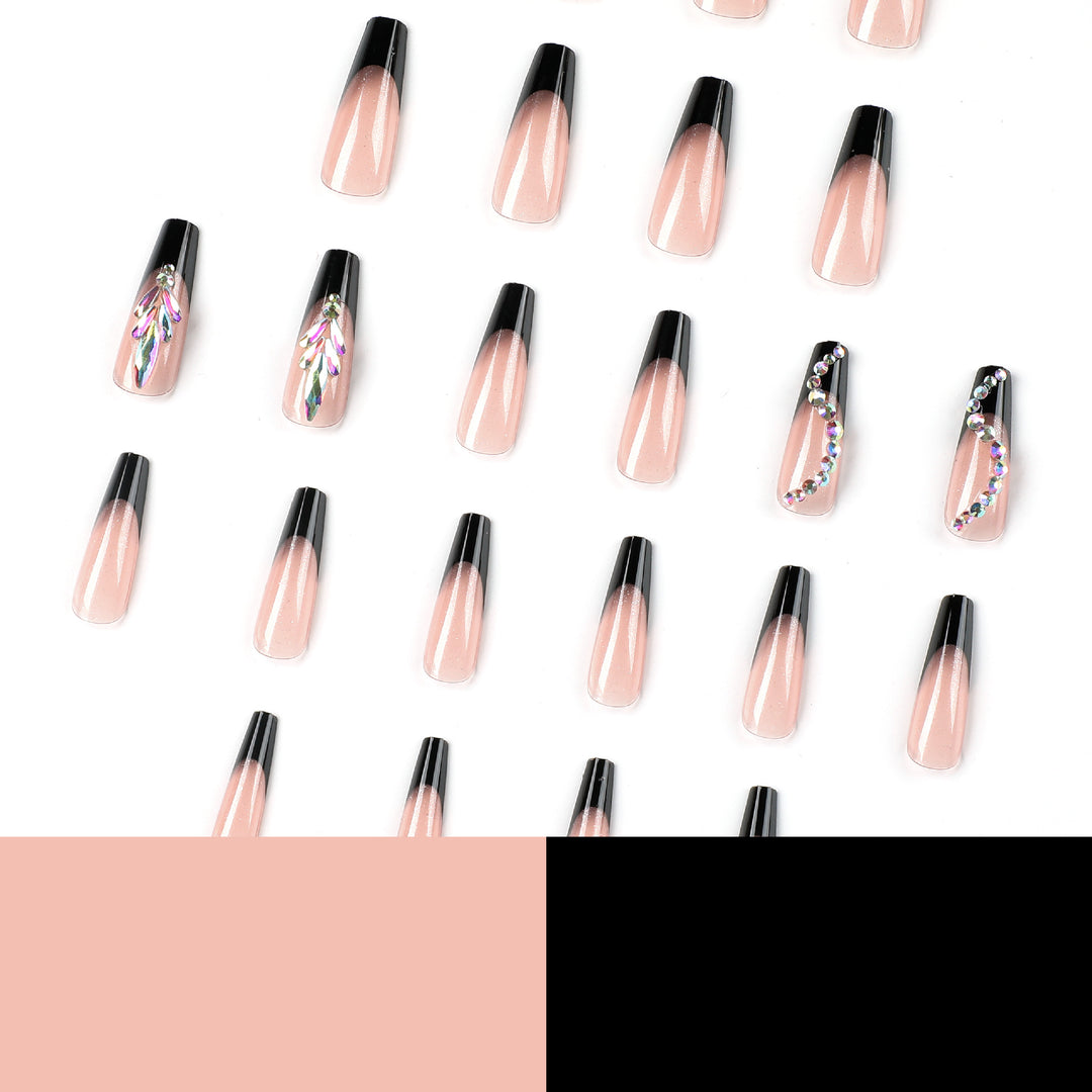 Kunstvolle Stiletto-Nägel mit Glitzerverzierungen Karnz
