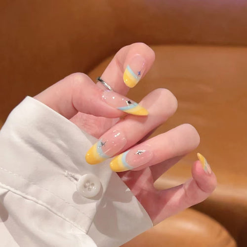 Stylisches Press-On-Nagelset mit einzigartigem bunten Design Karnz