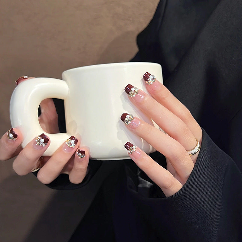 Glamouröse Nageldesigns Karnz