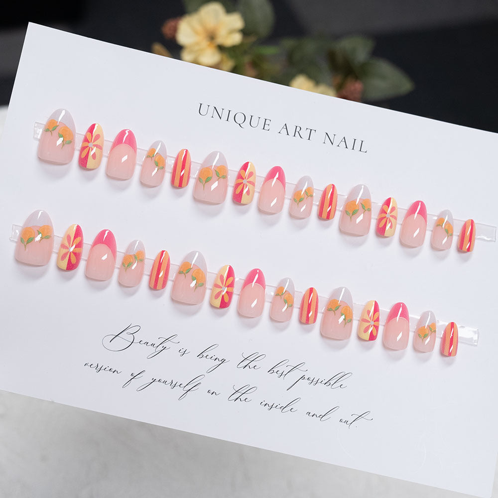 Künstlerisches, blumeninspiriertes Press-On-Nagelset