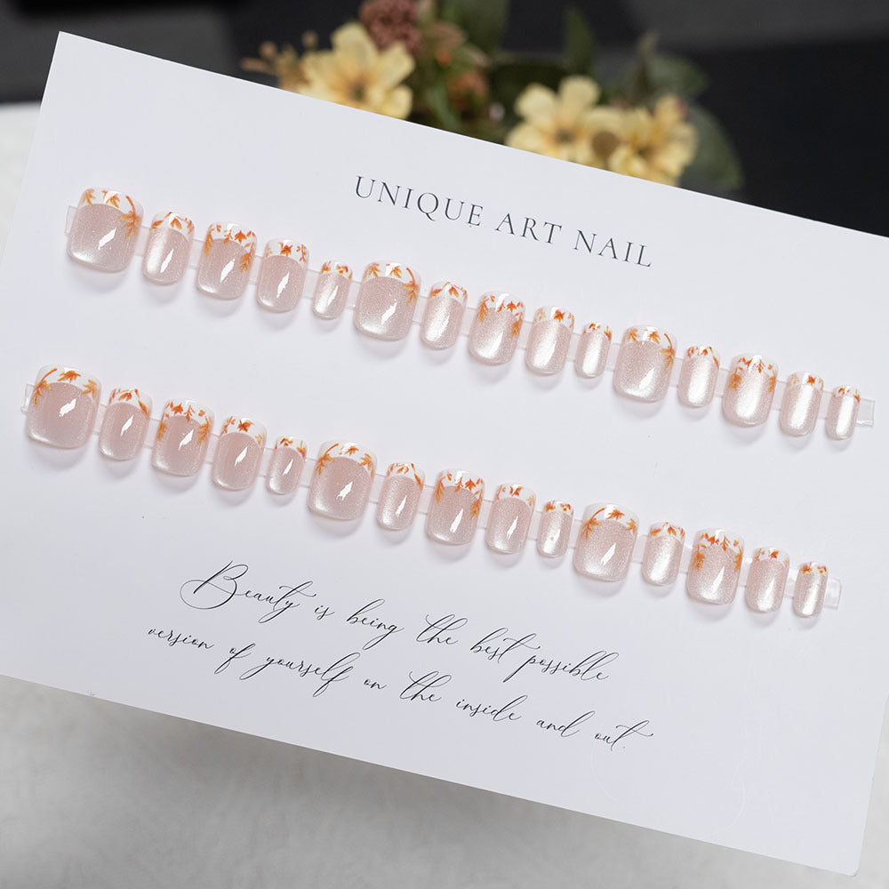 Herbst-inspirierte florale Press-On-Nagelkunst