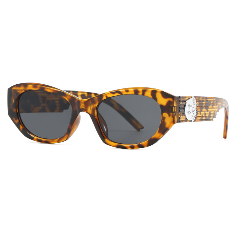Damen Modische Sonnenbrille im auffälligen Design mit luxuriösen Rahmenelementen Karnz
