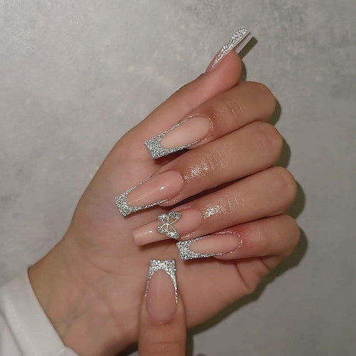Elegantes Silber Glitzer Press-On Nagelset Karnz