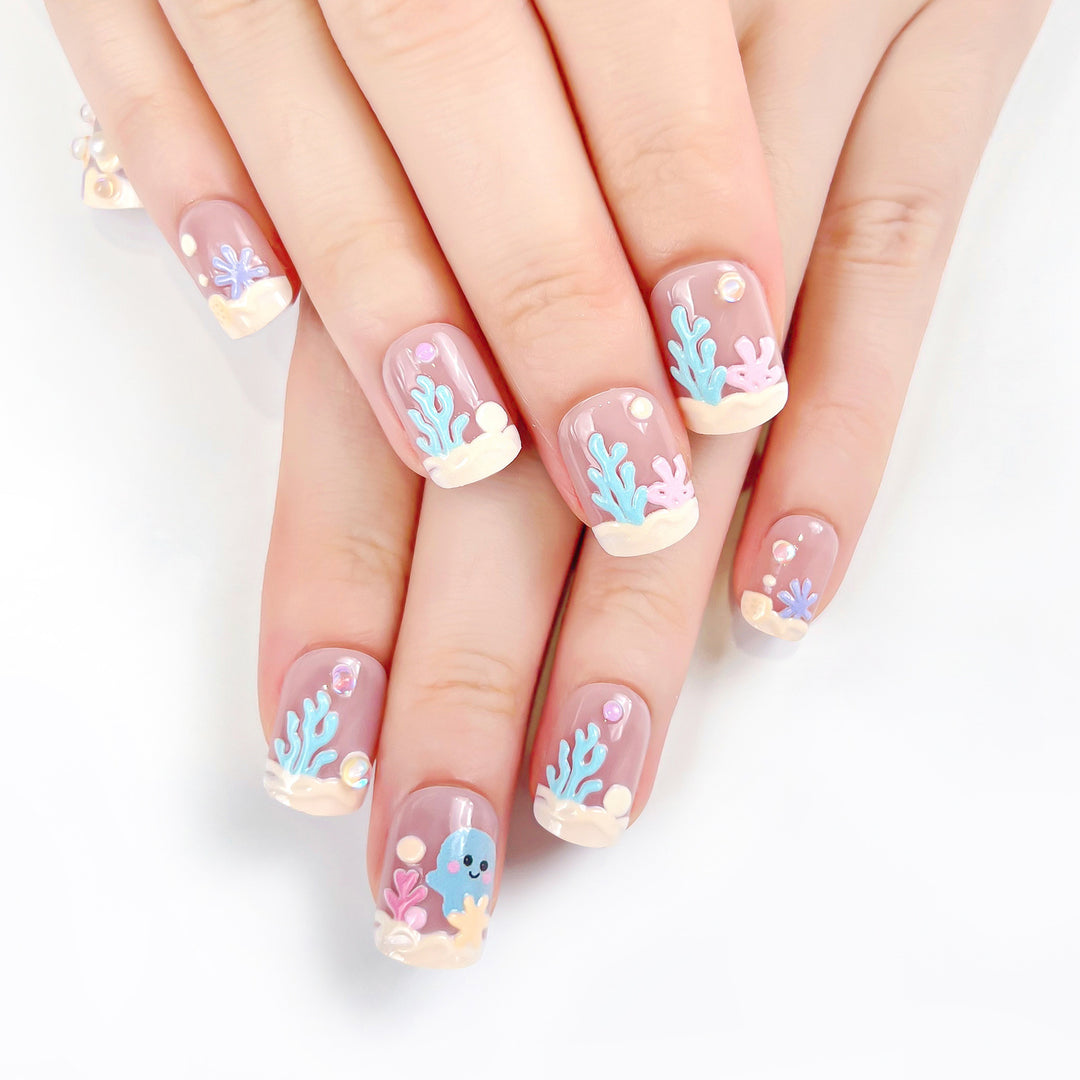 Kreative Nagelkunst mit Meeresmotiven Karnz