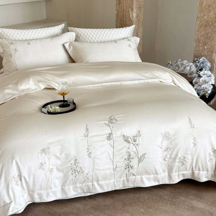 Luxuriöses Satin-Bettwäsche-Set mit feiner Wildblumen-Stickerei und Wendefunktion