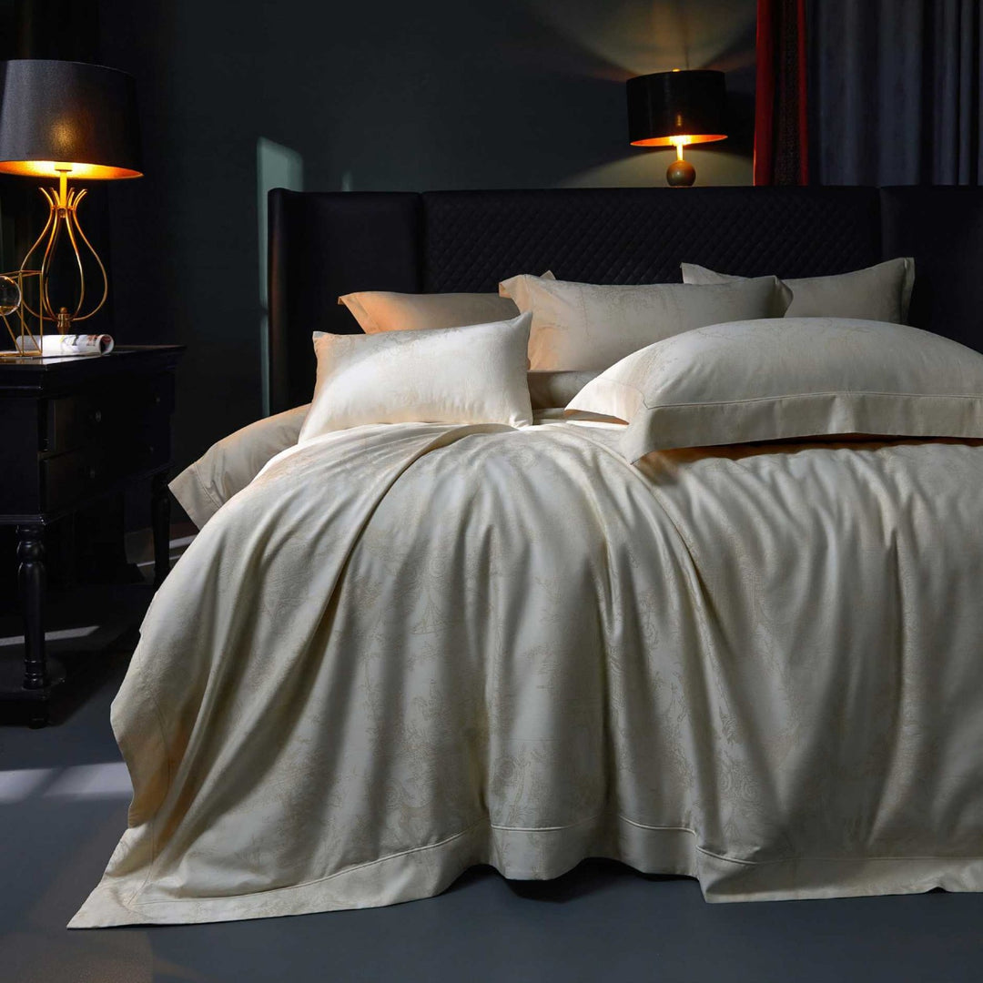 Fein gewebtes Jacquard-Bettwäsche-Set mit Ton-in-Ton Ornamentik und Umschlagkante