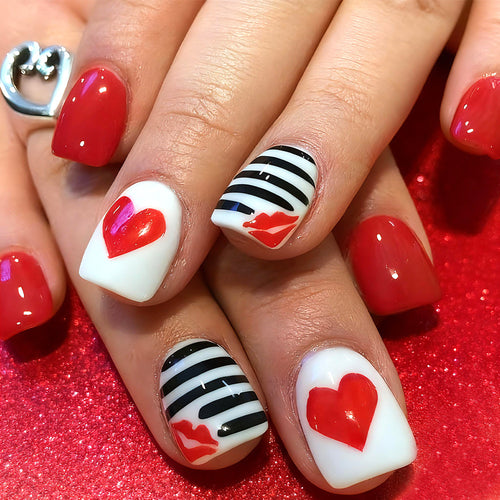 Künstlerische Herz-Themen Press-On Nagelkunst Karnz