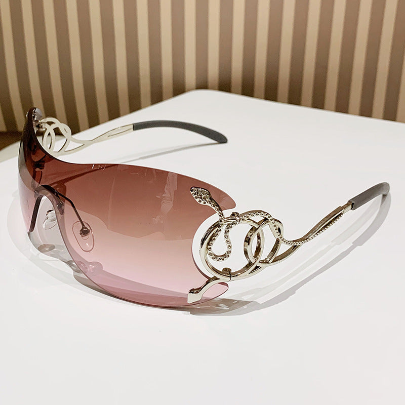 Damen futuristische Sonnenbrille mit verspieltem Design Karnz