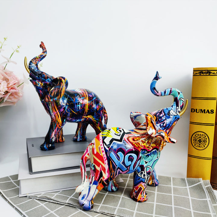 Kreative Elefantenfigur mit farbenfrohem Design Karnz