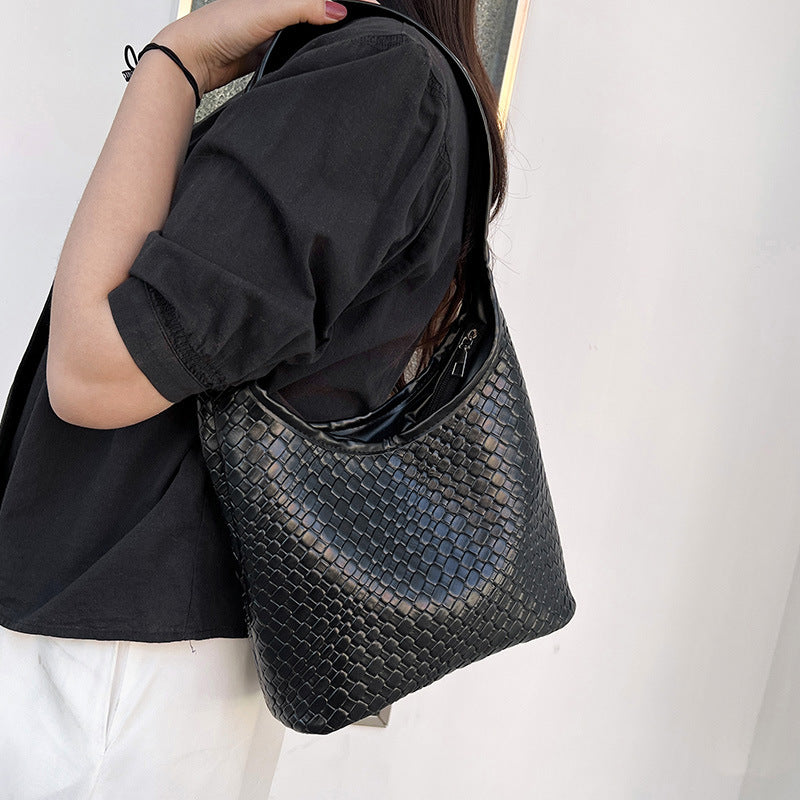 Texturiertes gewebtes Hobo Bag Karnz