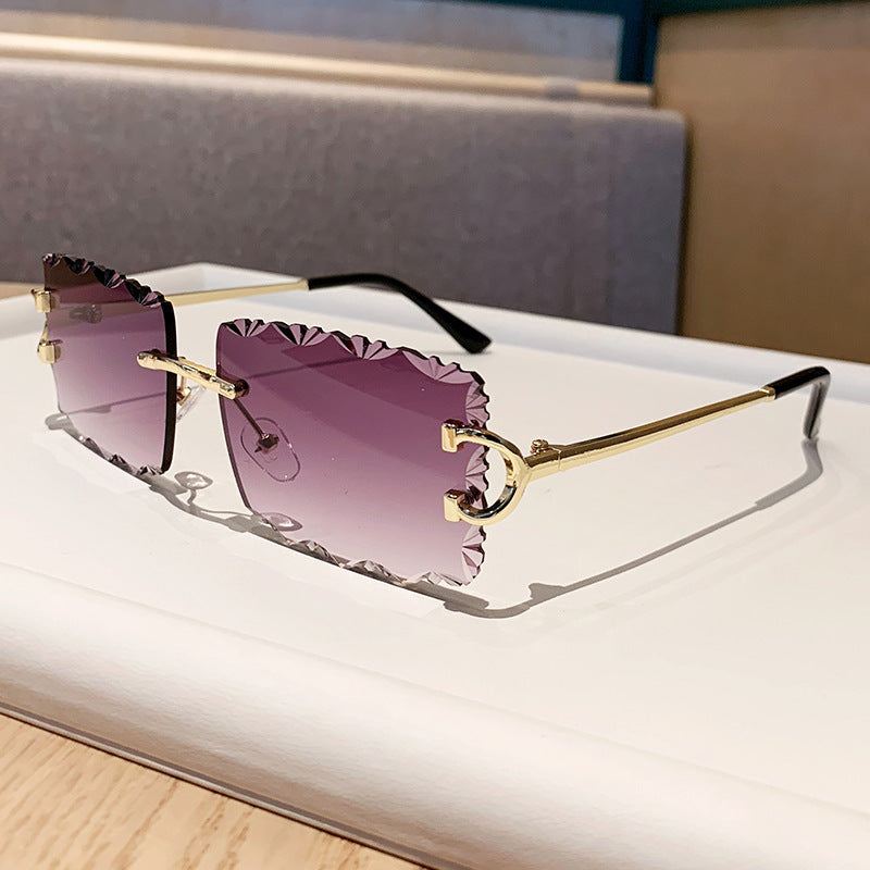 Damen modische Sonnenbrille mit verspieltem Rahmen Karnz