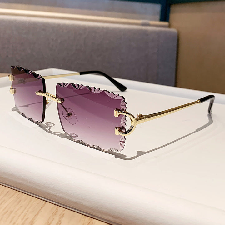 Damen modische Sonnenbrille mit verspieltem Rahmen Karnz