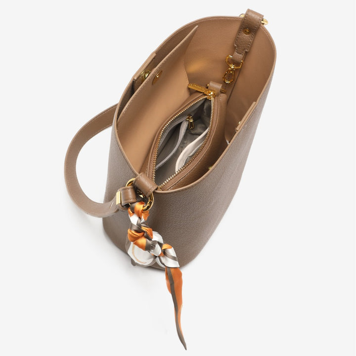 Texturierte Leder-Eimer-Tasche Karnz