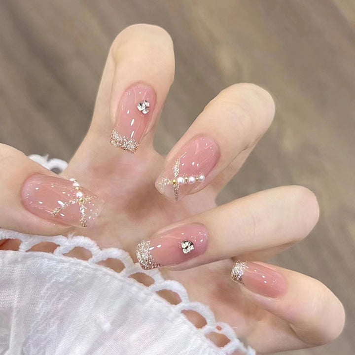 Künstliche Fingernägel mit Herz-Design Karnz