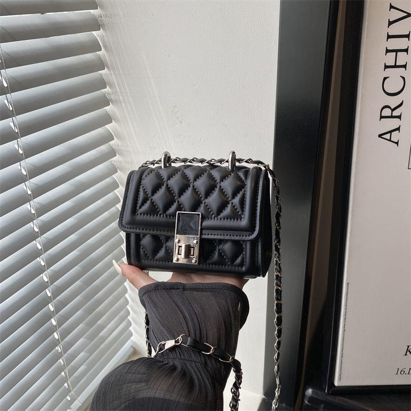 Elegante gesteppte Mini-Umhängetasche
