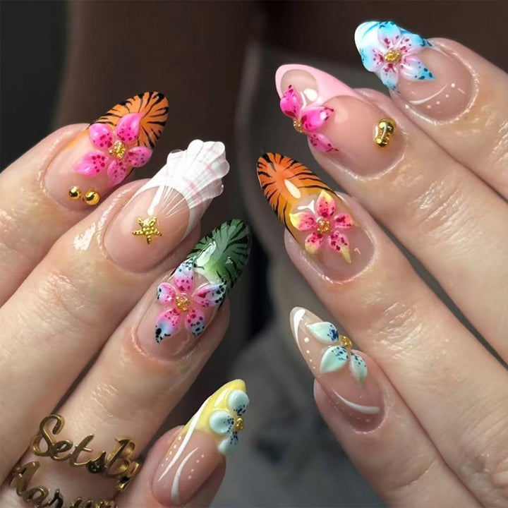 Exklusive Nail Art Karnz