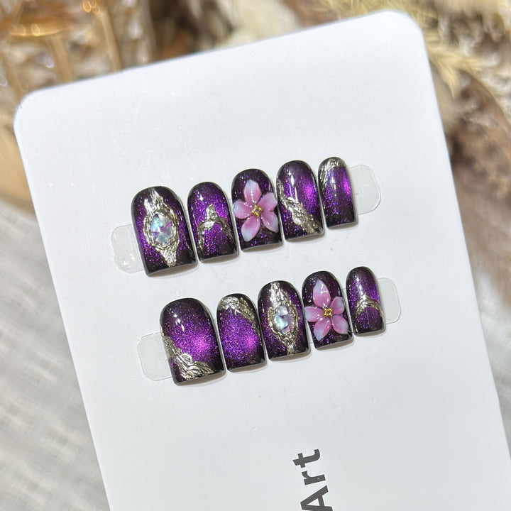 Elegantes Blumendesign Press-On-Nagelset mit Glitzerelementen Karnz