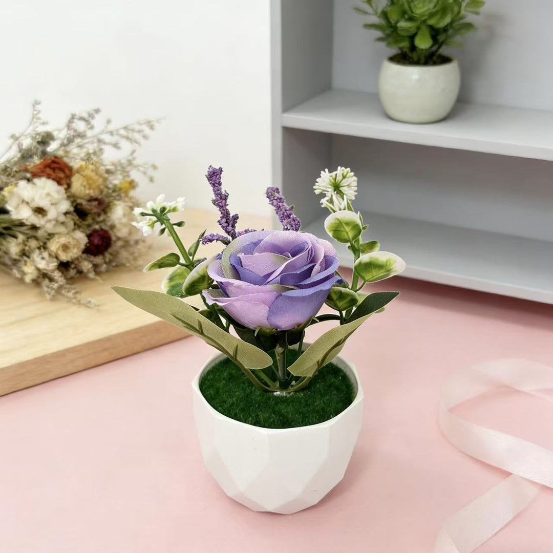 Dekorative Blumenarrangement für die Wohnkulturanzeige