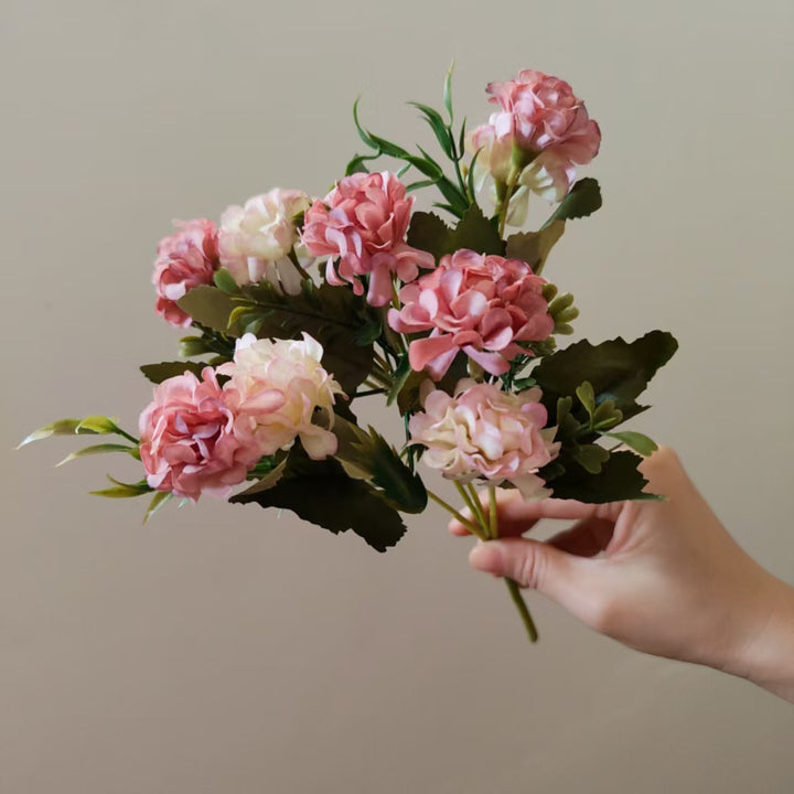 Romantische Blumenarrangement
