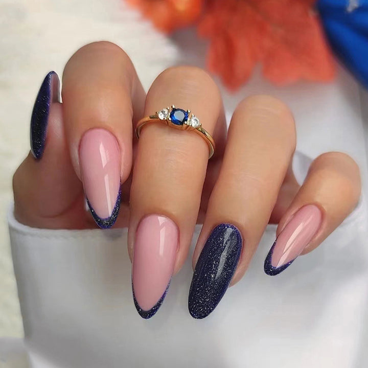 Künstlerisches Herz-Akzent Press-On Nagelset Karnz