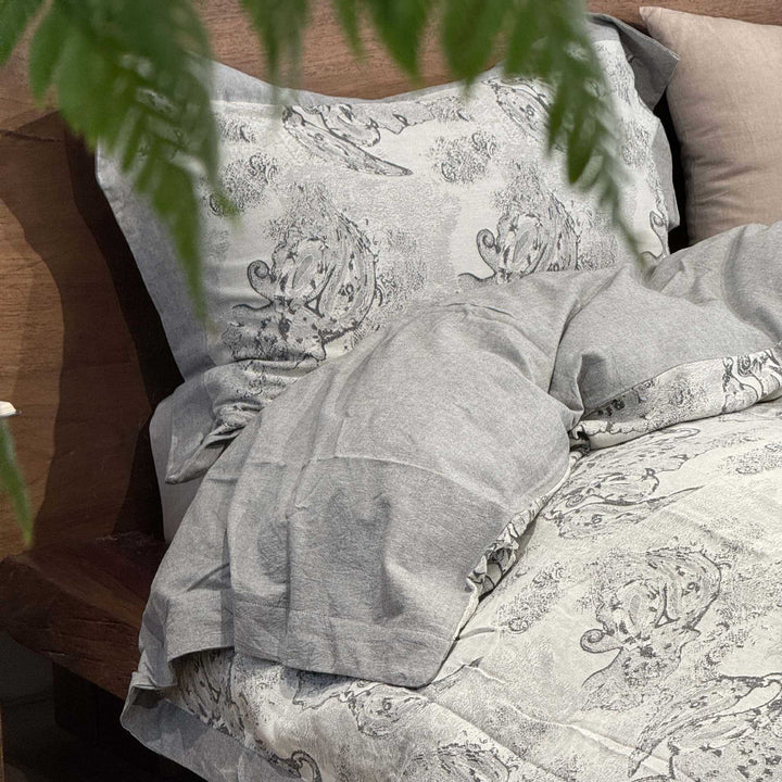 Premium-Feinleinen Bettbezug-Garnitur mit Vintage-Paisley und Bettrock