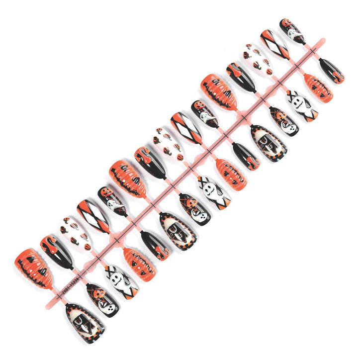 Kunstnagelset im Halloween-Design Karnz