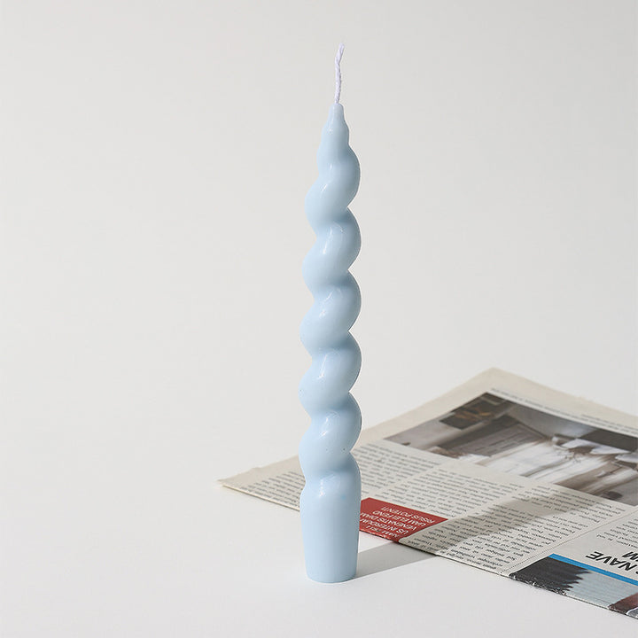 Handgegossene skulpturale Spiral-Taper-Kerze