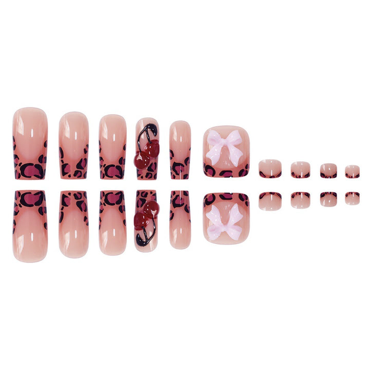 Künstlerische Nagelkunst Karnz