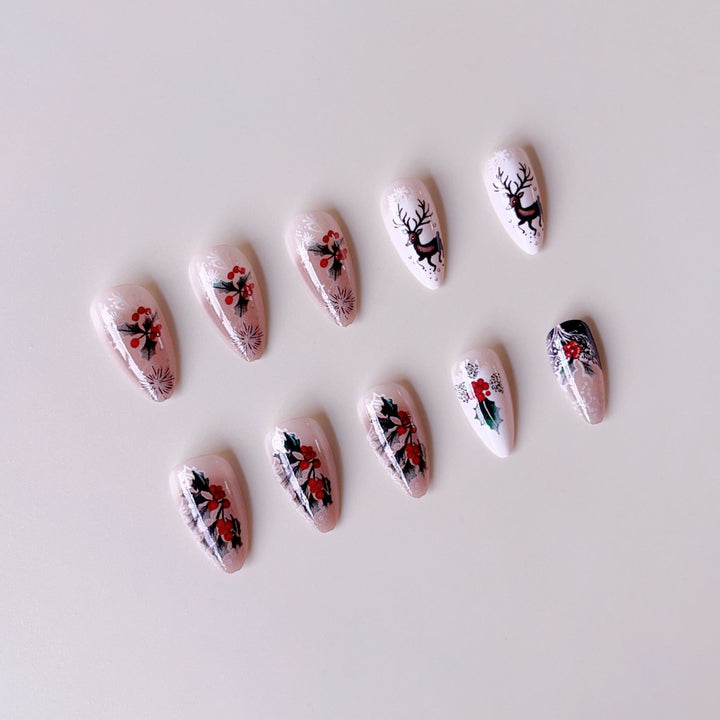 Kunstnagelset mit winterlichen Motiven und festlichen Designs Karnz