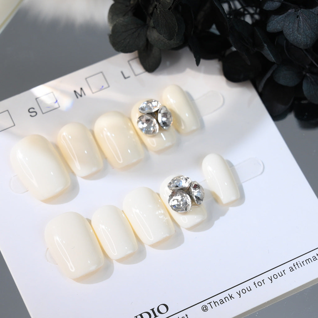 Dekorative Strass Presse-Nagel-Set Karnz