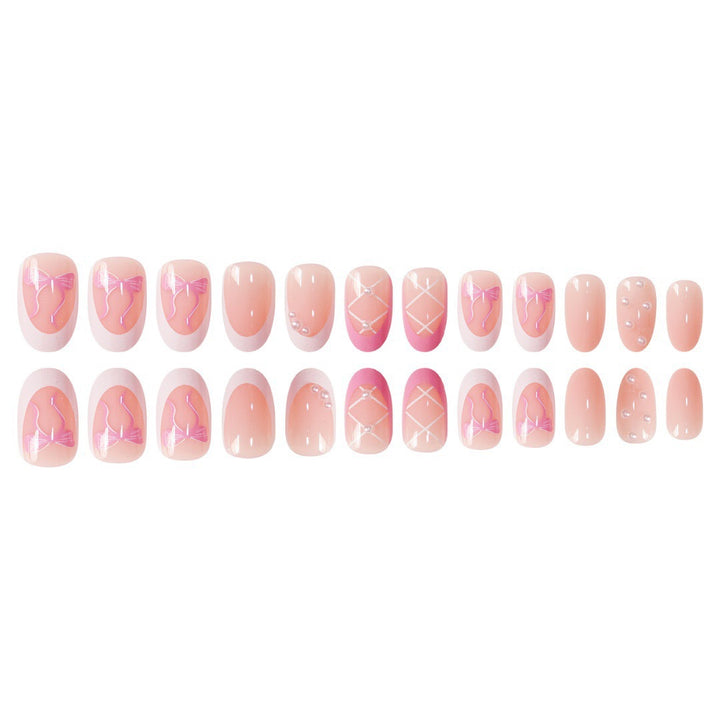 Elegantes dekoratives Nagelkunstdesign Karnz