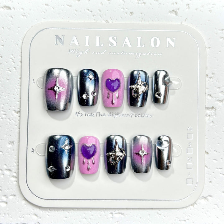 Dekoratives Press-On Nagelkunst Set mit Herz- und Stern-Designs