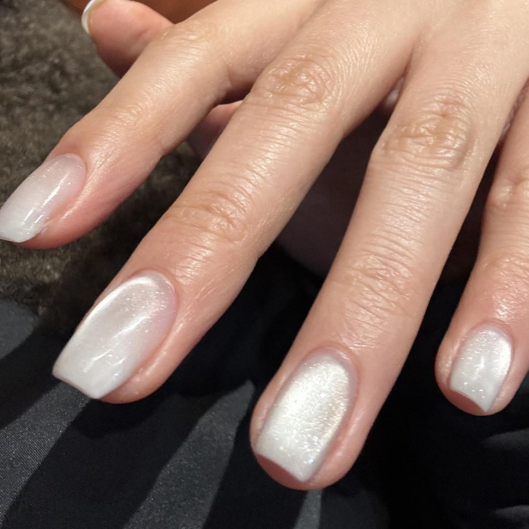 Elegantes Press-On-Nagelset mit glänzendem Perlenfinish Karnz