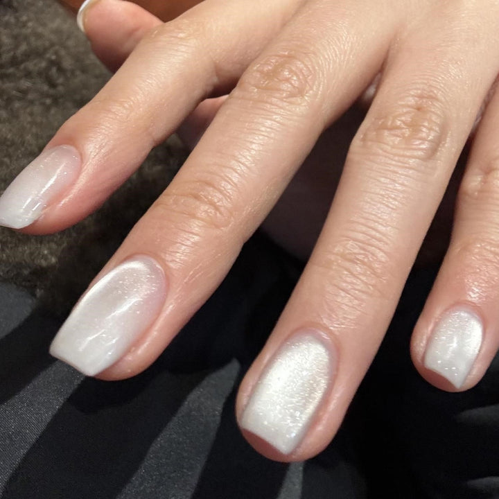 Elegantes Press-On-Nagelset mit glänzendem Perlenfinish Karnz