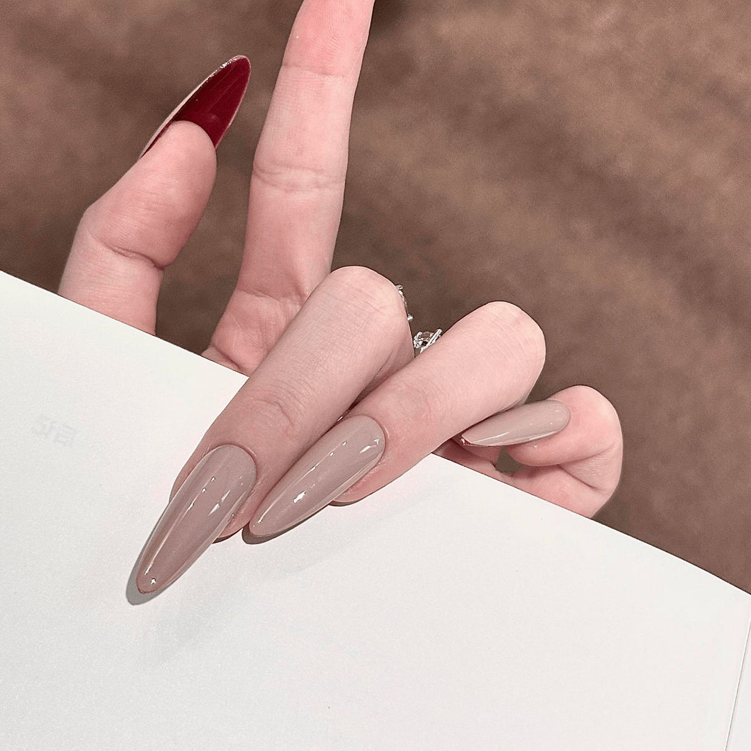 Elegante Nagelspitzen Karnz