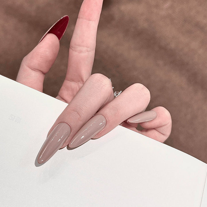 Elegante Nagelspitzen Karnz