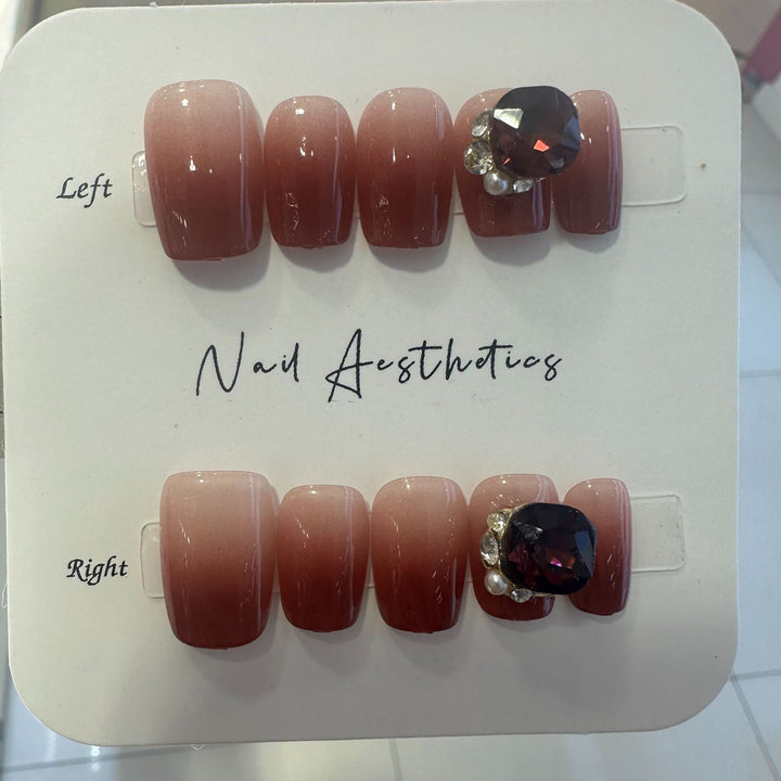 Glamorous Press-On Nail Set Karnz