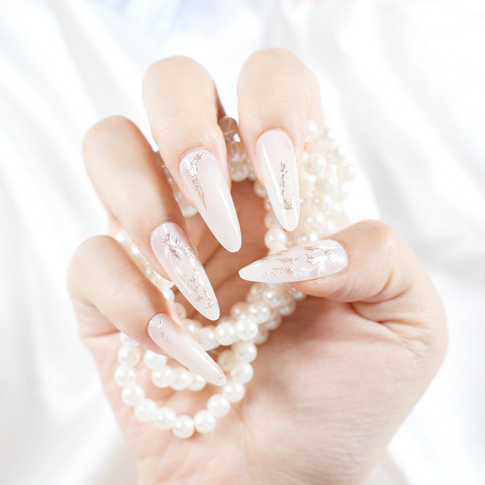 Elegantes Blumenspitzen-Press-On-Nagelset Karnz